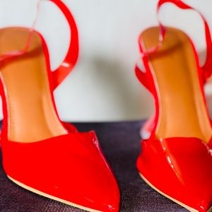 Red Point toe pumps
